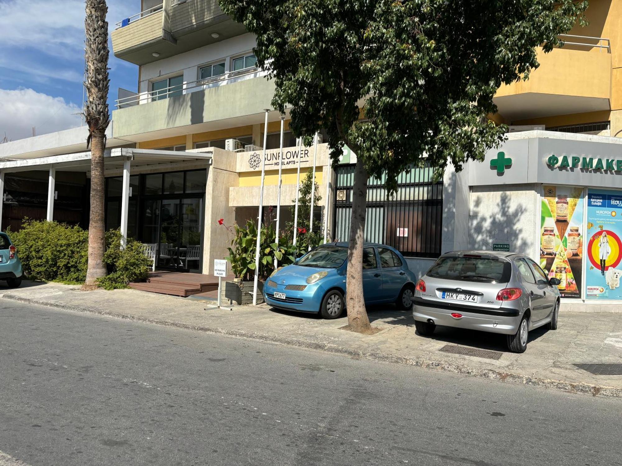 Sunflower Hotel Apartments Larnaca Eksteriør billede